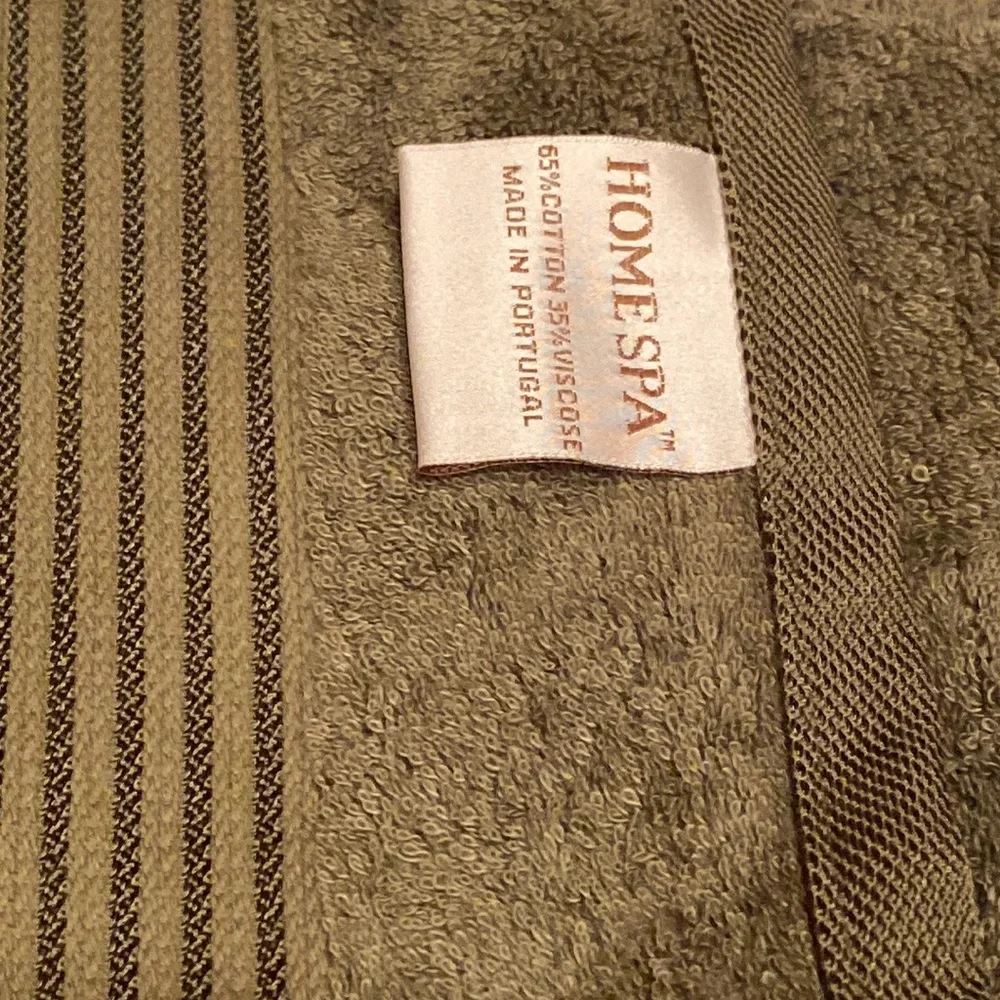 NEW BNWOT Home spa Olive green Large Hand towel 15.5